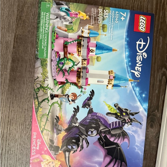 Brand new LEGO Disney Princess Maleficent’s Dragon sleeping beauty - Picture 3 of 10
